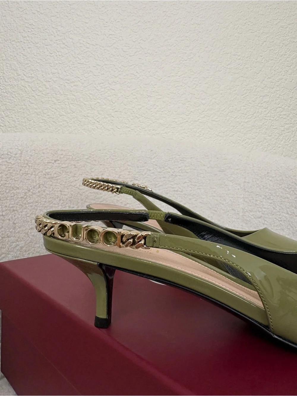 Gucci Signoria Patent Slingback Pump In Green 38